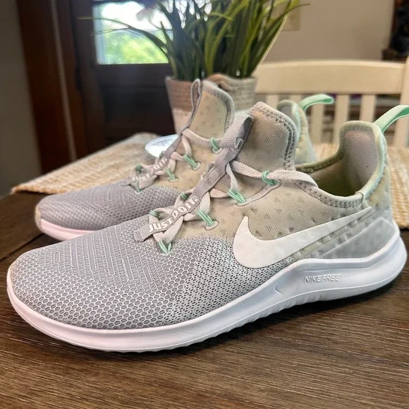 Nike Free TR 8 Women's Training Shoes Gray White Running Sneakers Size 9‎ - Picture 3 of 9